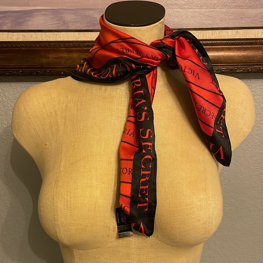 Victoria’s Secret Scarf VS Designer Logo Limited Edition Scarf Red & Black 🆕 🧣👠